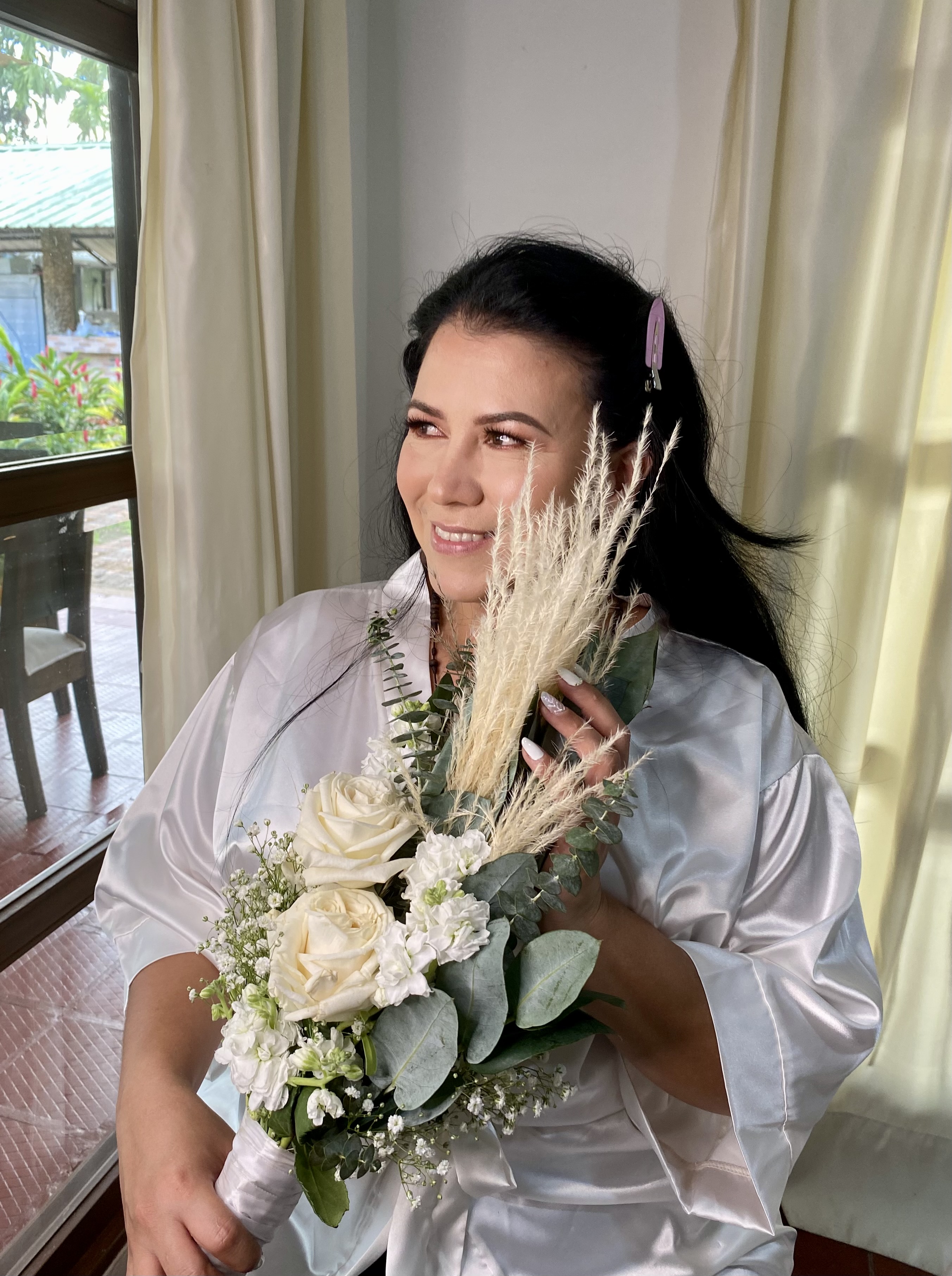 Maquillaje para novias, paquete plata